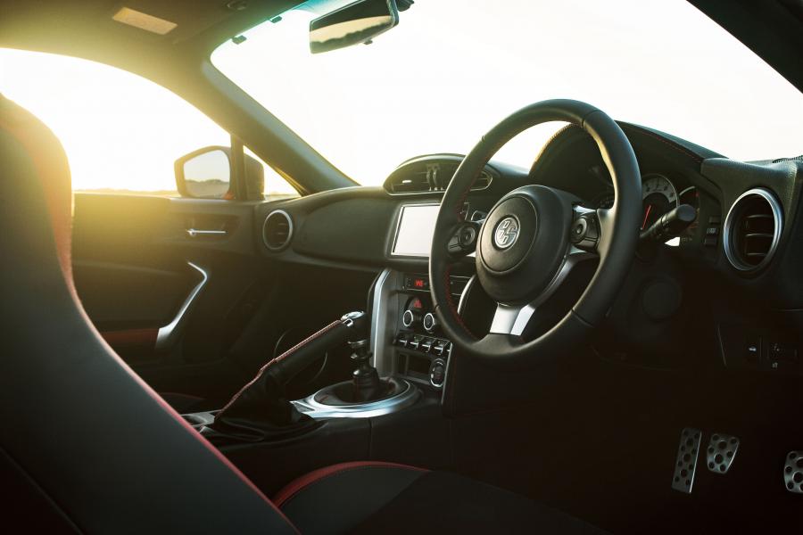 Интерьер Toyota 86 GT Limited 2016 года  (JP) (фото 5 из 15)